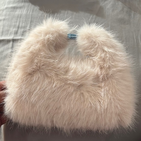 Fluffy Fur Cream Handbag - Picture 1 of 3